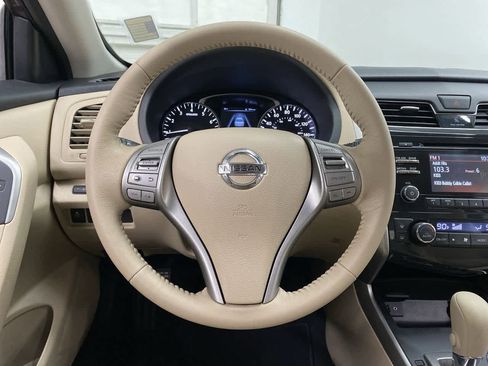 Used 2015 Nissan Altima 2.5 SV w/ Convenience Package image 21