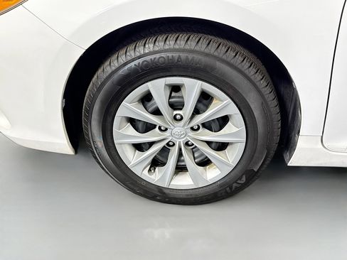Used 2016 Toyota Camry LE FWD image 37