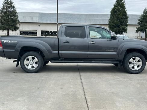 Used 2015 Toyota Tacoma PreRunner RWD image 9