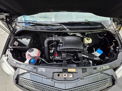 Used 2016 Mercedes-Benz Sprinter 2500 image 35