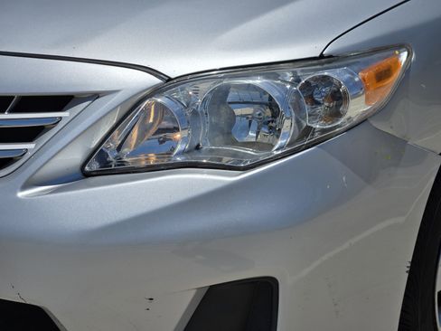 Used 2013 Toyota Corolla LE FWD image 9