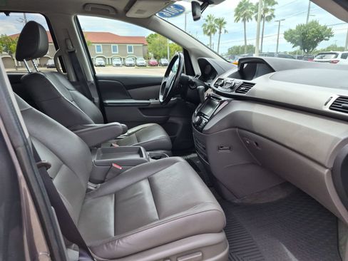 Used 2016 Honda Odyssey Touring Elite image 19