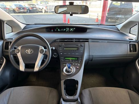 Used 2010 Toyota Prius Three image 9