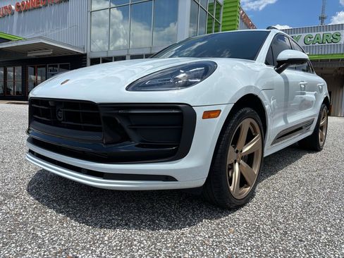 Used 2024 Porsche Macan AWD/4WD image 9
