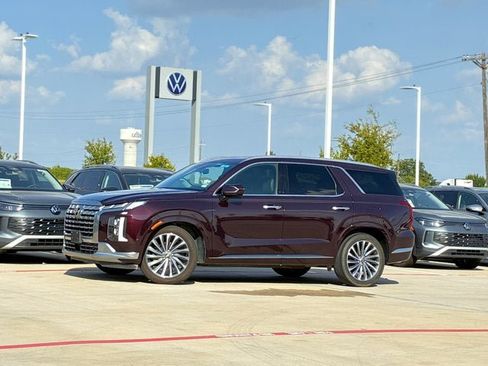 Used 2024 Hyundai Palisade Calligraphy FWD image 1