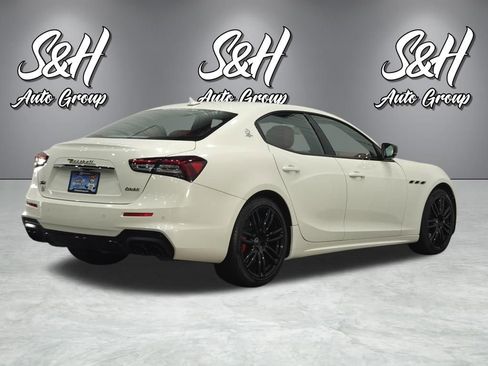 Used 2021 Maserati Ghibli S Q4 AWD/4WD image 22