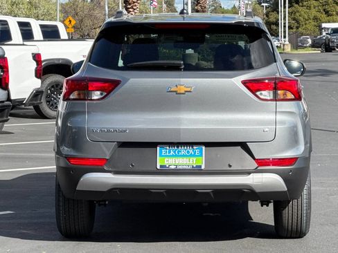 New 2026 Chevrolet TrailBlazer LT w/ Convenience Package FWD image 4