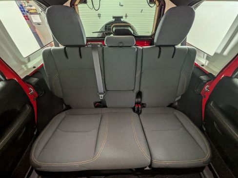 Certified 2025 Jeep Wrangler Unlimited Sahara image 31