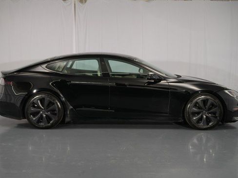 Used 2022 Tesla Model S image 9