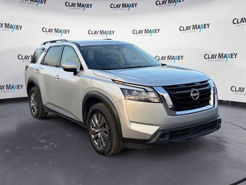 Used 2025 Nissan Pathfinder SV AWD/4WD image 7