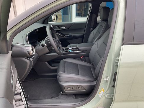 New 2026 Chevrolet Equinox LT w/ Convenience Package II image 11