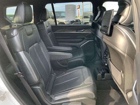 Used 2023 Jeep Grand Cherokee L Overland w/ Advanced Protech Group III AWD/4WD image 63