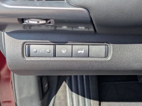 Used 2023 Nissan Pathfinder SL AWD/4WD image 16