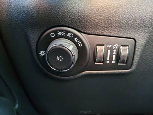 New 2026 Jeep Compass Latitude image 20