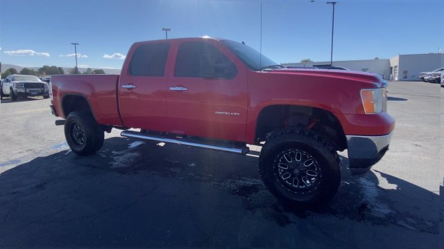 Used 2011 GMC Sierra 2500 SLE AWD/4WD image 2