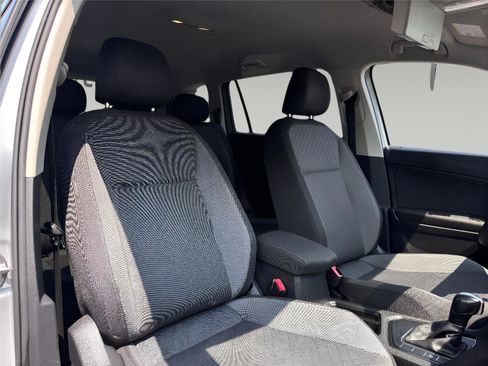 Used 2020 Volkswagen Tiguan S image 25