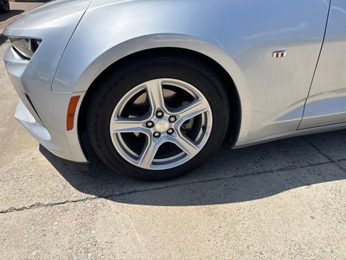 Used 2018 Chevrolet Camaro LT w/ Technology Package RWD image 3