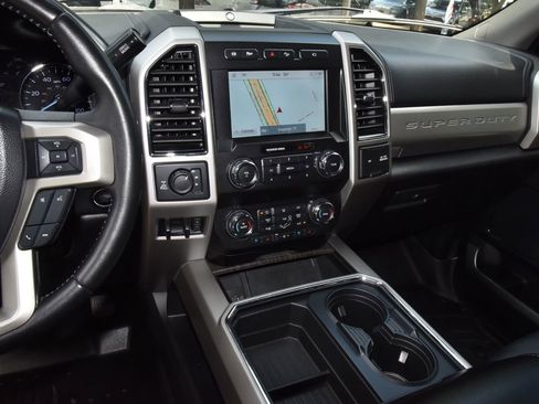 Used 2021 Ford F250 Lariat w/ Lariat Ultimate Package AWD/4WD image 26