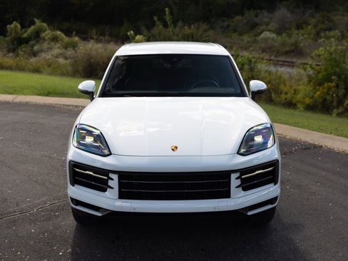 Used 2024 Porsche Cayenne image 13