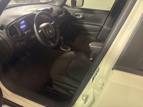 Used 2022 Jeep Renegade Altitude AWD/4WD image 13