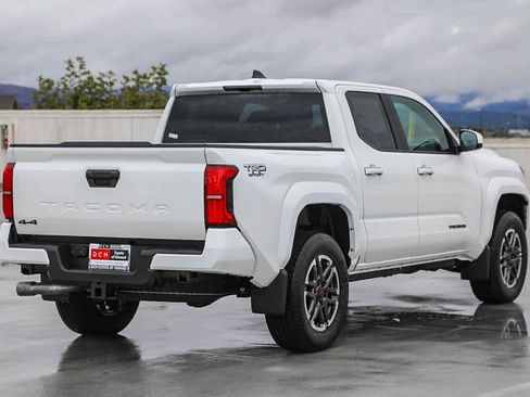 New 2025 Toyota Tacoma TRD Sport image 5
