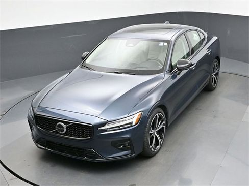 Used 2024 Volvo S60 B5 Ultimate image 42