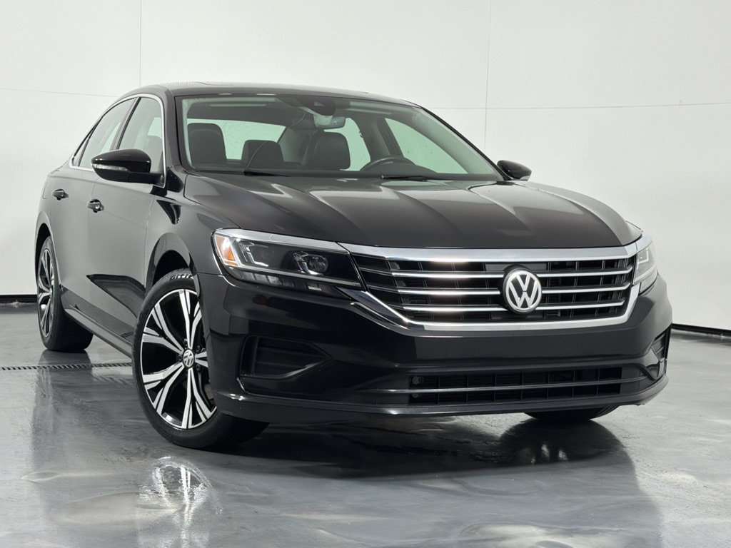 Used 2022 Volkswagen Passat 2.0T SE FWD image 2
