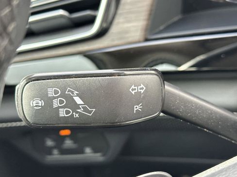 Used 2024 Volkswagen Atlas SEL Premium R-Line image 22