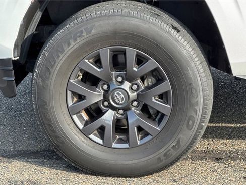 Used 2020 Toyota Tacoma SR image 42