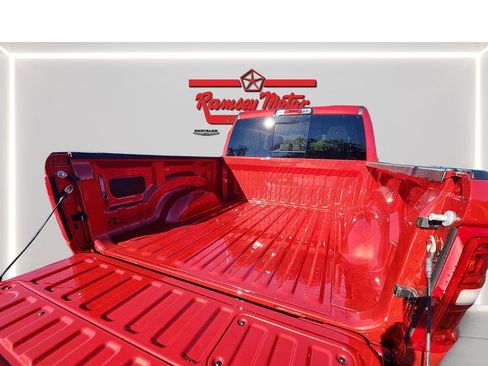 New 2026 RAM 1500 Laramie AWD/4WD image 17
