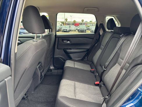 Used 2025 Nissan Rogue SV FWD image 28
