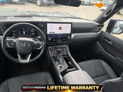 Used 2024 Lexus GX 550 w/ Accessory Package (Z1) AWD/4WD image 15
