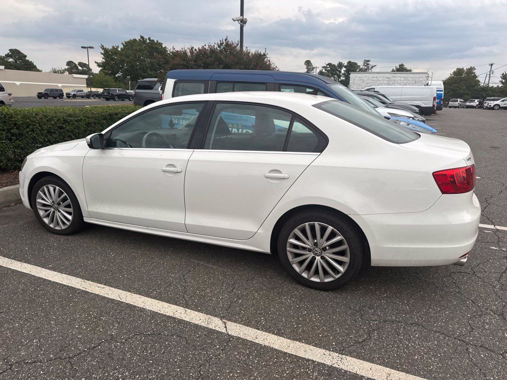 Used 2013 Volkswagen Jetta SEL FWD image 6