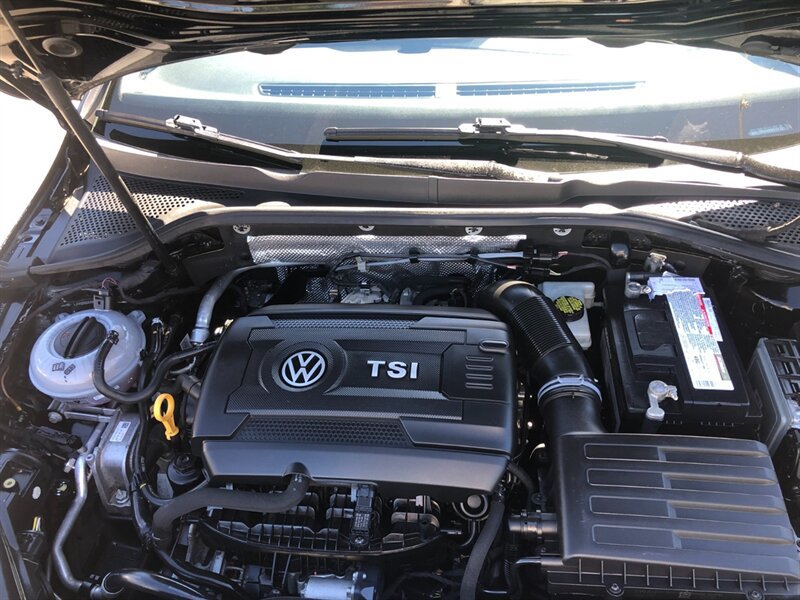 Used 2016 Volkswagen Golf Limited Edition FWD image 19