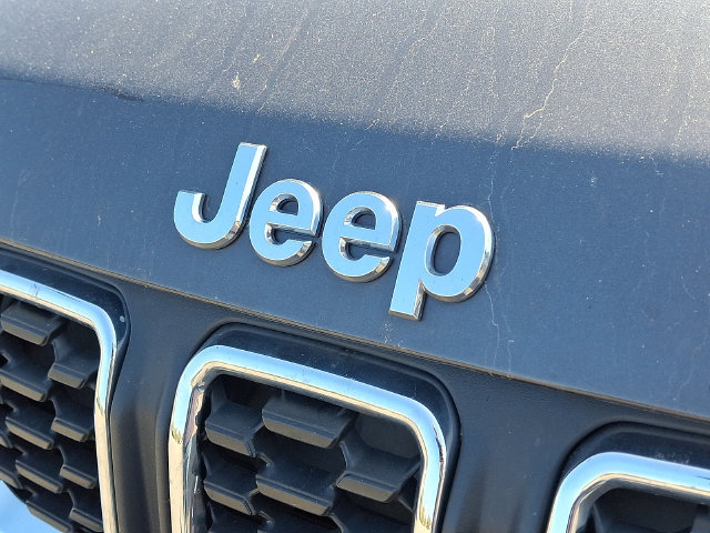Used 2024 Jeep Compass Latitude AWD/4WD image 8