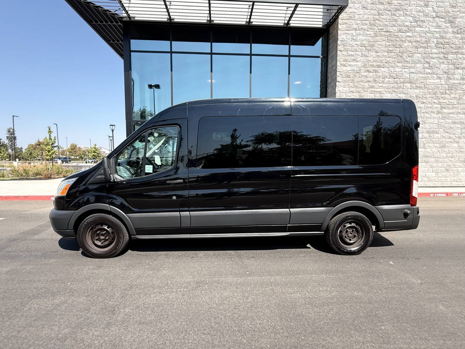Used 2017 Ford Transit 350 XLT RWD image 12