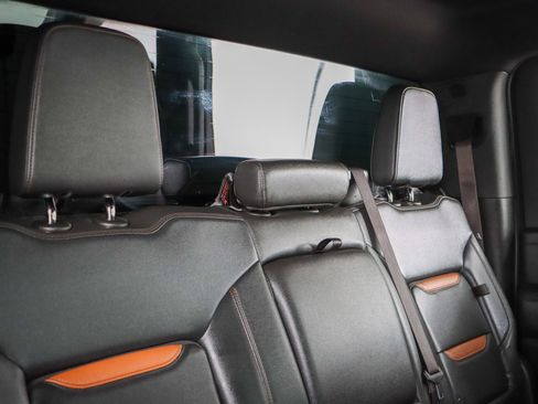 Used 2022 GMC Sierra 2500 AT4 w/ Snow Plow Prep/Camper Package image 29