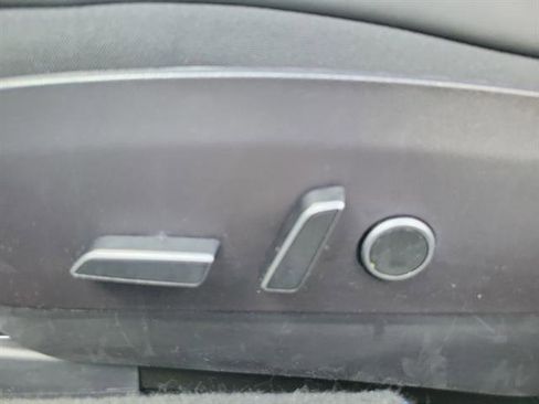 Used 2022 Tesla Model 3 Long Range image 37