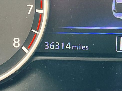 Used 2023 Nissan Murano Platinum w/ Cargo Package image 12