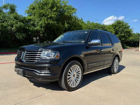 Used 2015 Lincoln Navigator 2WD w/ Equipment Group 101A Reserve image 2