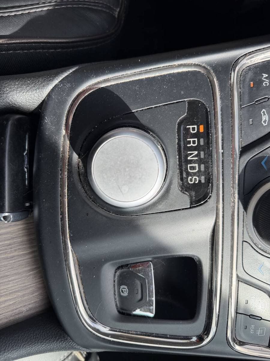 Used 2015 Chrysler 200 C w/ Navigation & Sound Group I FWD image 36