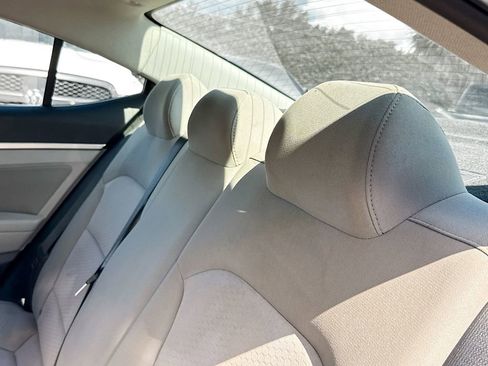 Used 2020 Hyundai Elantra SEL image 27