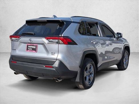Used 2022 Toyota RAV4 XLE image 5
