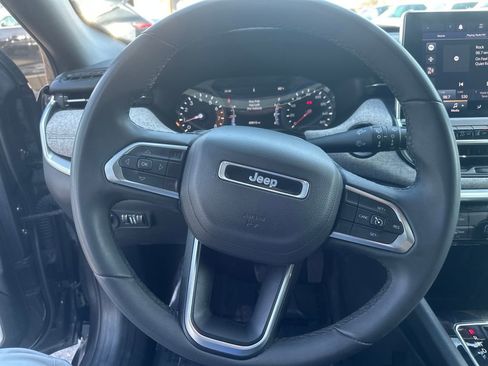 Used 2024 Jeep Compass Latitude AWD/4WD image 32