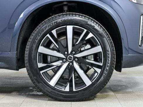 Certified 2025 Volvo XC90 B5 Core w/ Climate Package image 40