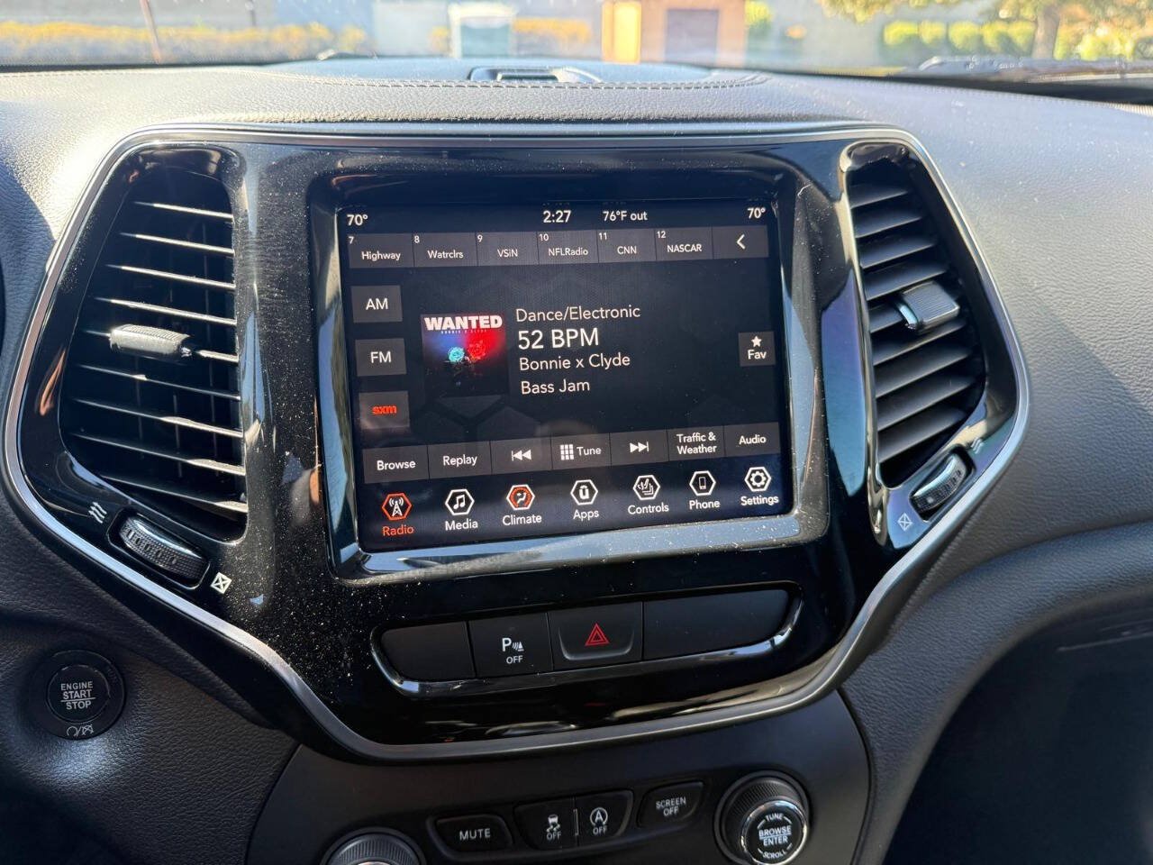 Used 2019 Jeep Cherokee Limited AWD/4WD image 13