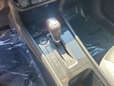 Certified 2021 Nissan Kicks SR w/ SR Premium Package FWD image 22