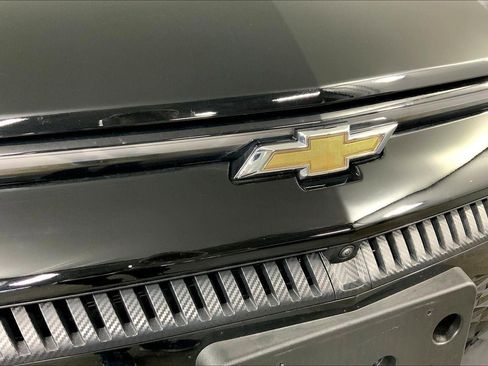 Used 2025 Chevrolet Equinox EV LT image 28