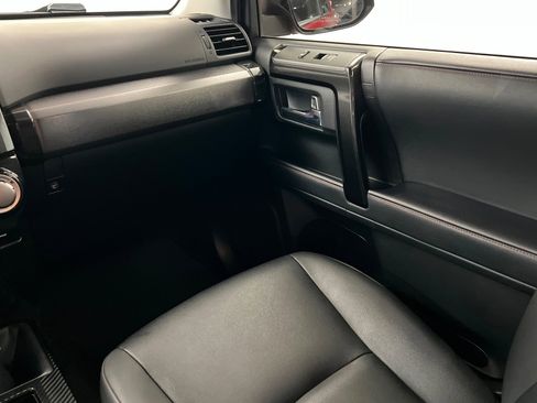 Certified 2021 Toyota 4Runner TRD Off-Road Premium w/ Moonroof Package AWD/4WD image 10
