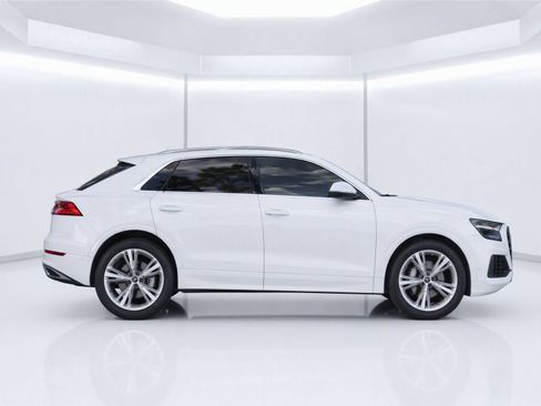 Certified 2022 Audi Q8 Premium AWD/4WD image 3